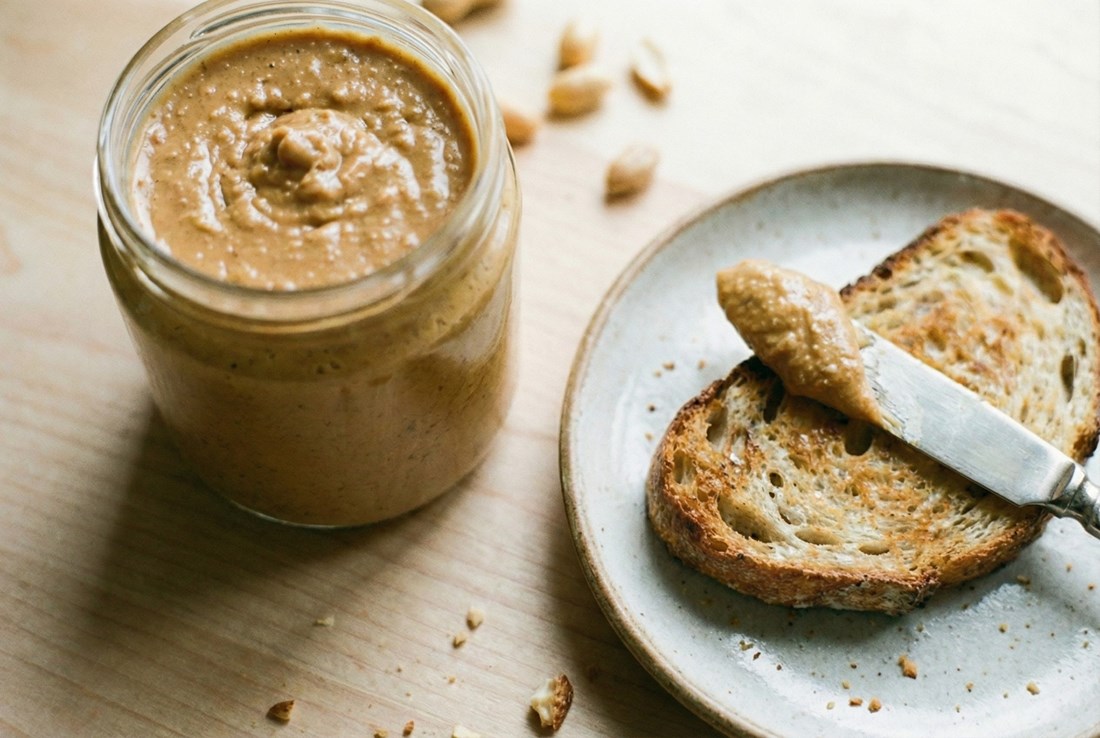 Je li kupovni maslac od kikirikija stvarno zdrav obrok?