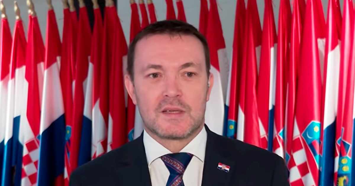 Bauk: Vlada je nelegalno postavila Ćacilend na Trgu