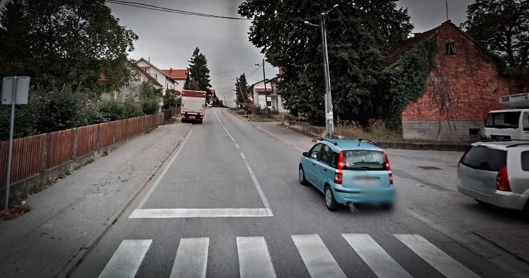 U Zagrebu udarila u auto koji je stao propustiti maloljetnika. Teško je ozlijeđen