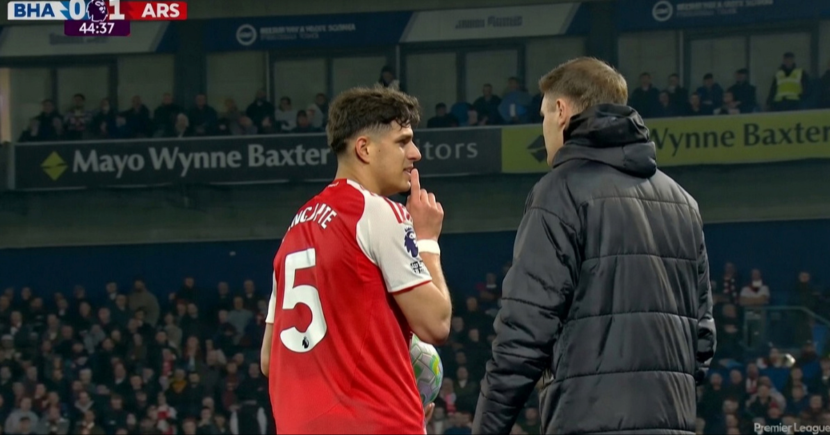 VIDEO Trener Brightona vikao "je*eno igrajte nogomet", a Arsenalov branič ga ušutkao