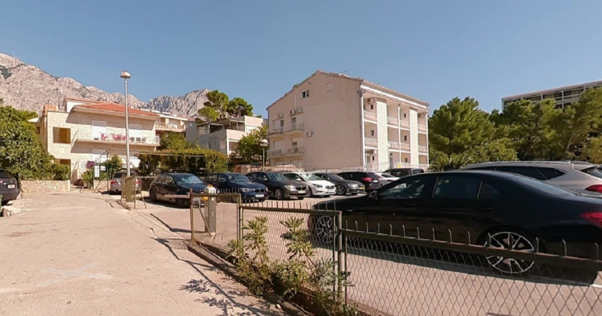 Pijani Finac razbijao po recepciji hotela u Baškoj Vodi