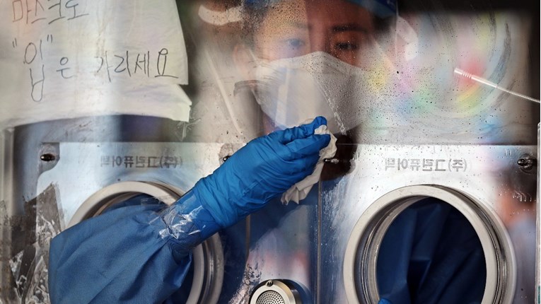 Južna Koreja ima novi rekord novozaraženih