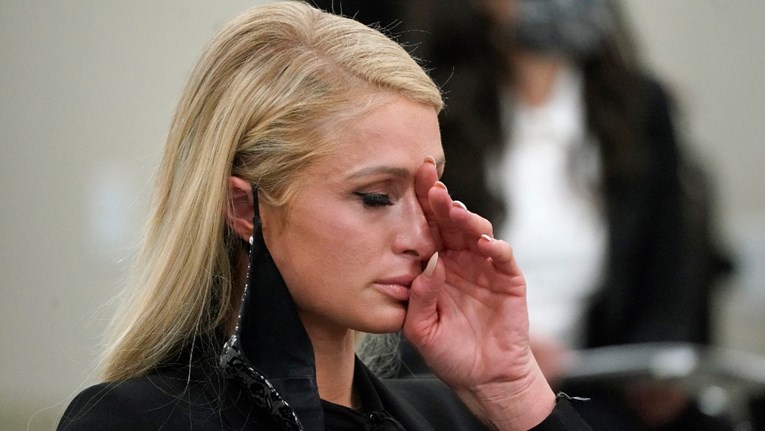 Potresno svjedočenje Paris Hilton: Sa 16 su me drogirali i gledali golu pod tušem