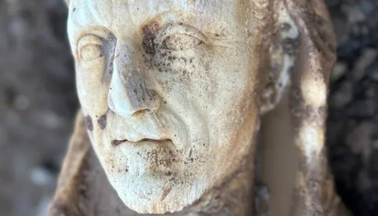 VIDEO U Rimu popravljali kanalizaciju, pronašli drevni mramorni kip Herkula 