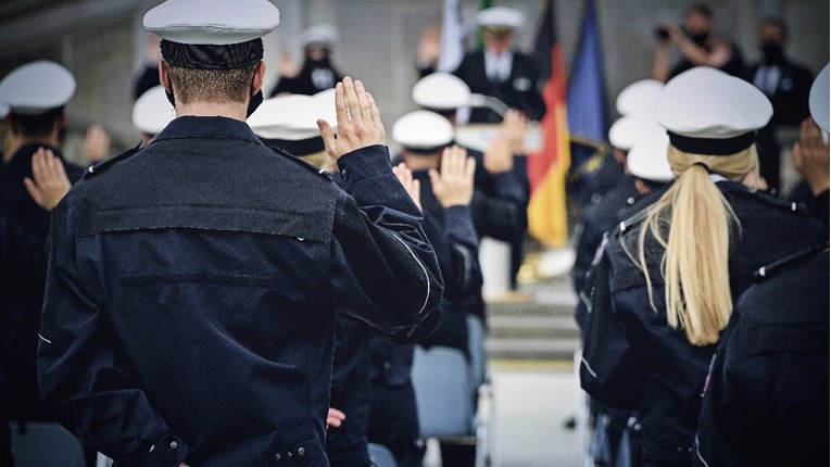Skandal potresa Njemačku, među policajcima otkrivena mreža ekstremnih desničara