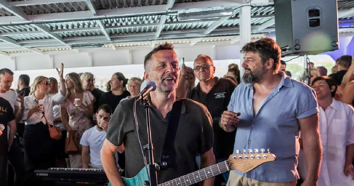 VIDEO Poslušajte kako Goran Navojec izvodi Skalinadu na trajektu za Korčulu