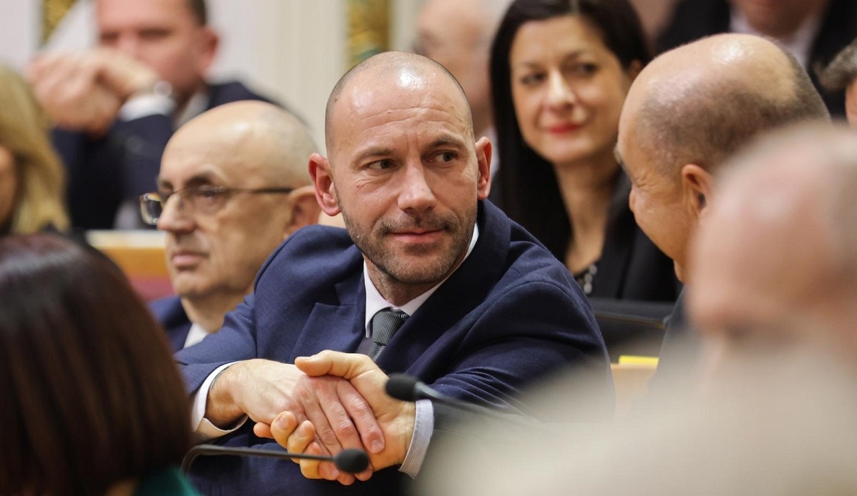 Habijan: Neki zastupnici žale jer sam maknuo fotografije. Ako treba, poslat ću im ih