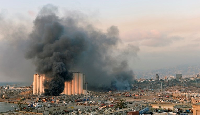 Golema eksplozija u Bejrutu ubila više od 100 ljudi, u luci bile tone opasnog nitrata