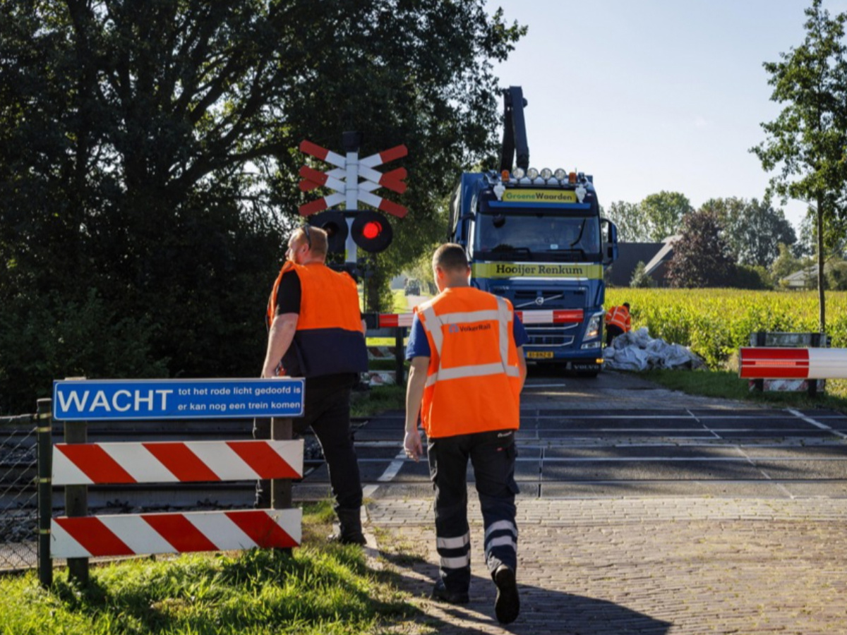 Sabotaža u Nizozemskoj. Na željezničkim tračnicama postavljene cijevi