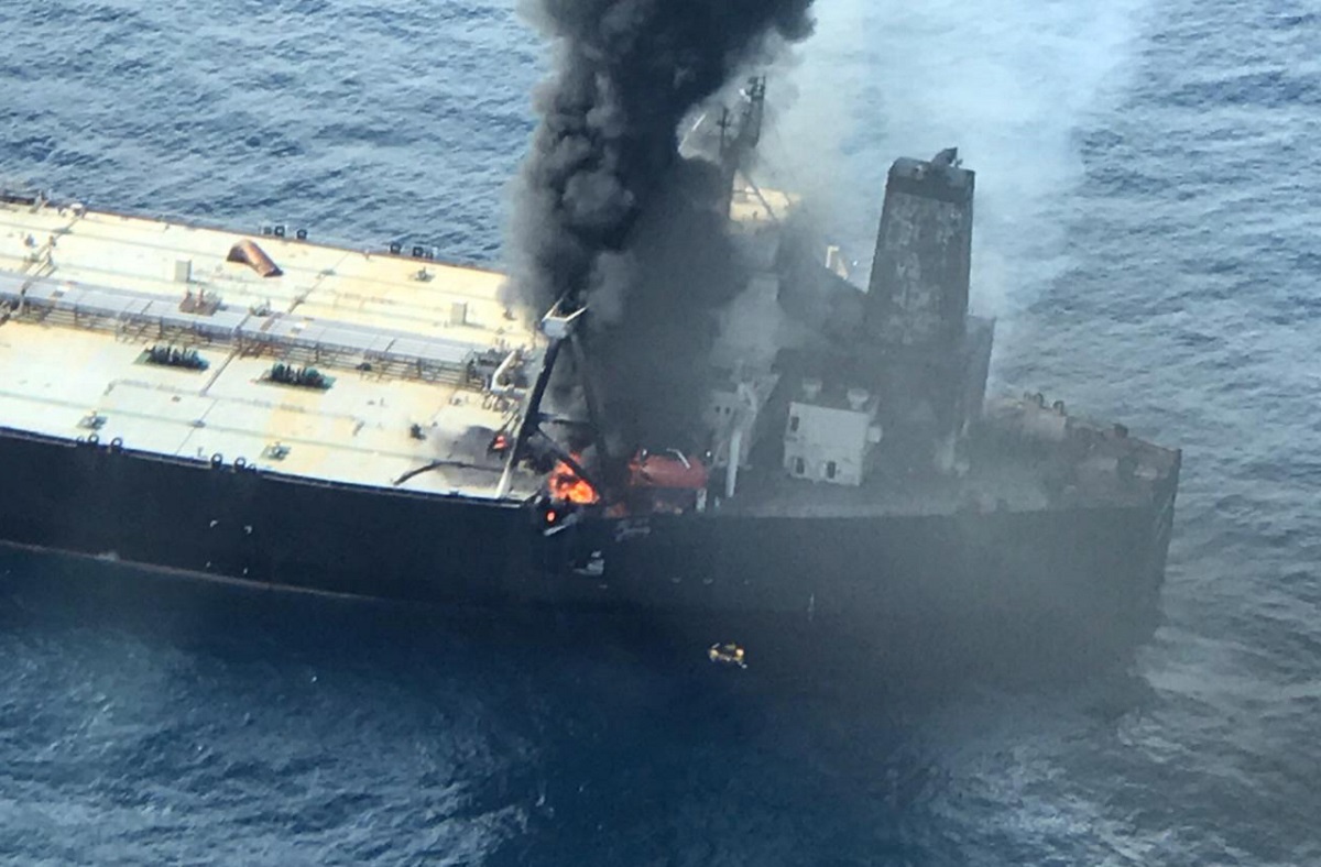 Požar na tankeru blizu Šri Lanke, u ocean bi se moglo izliti 270 tisuća tona nafte