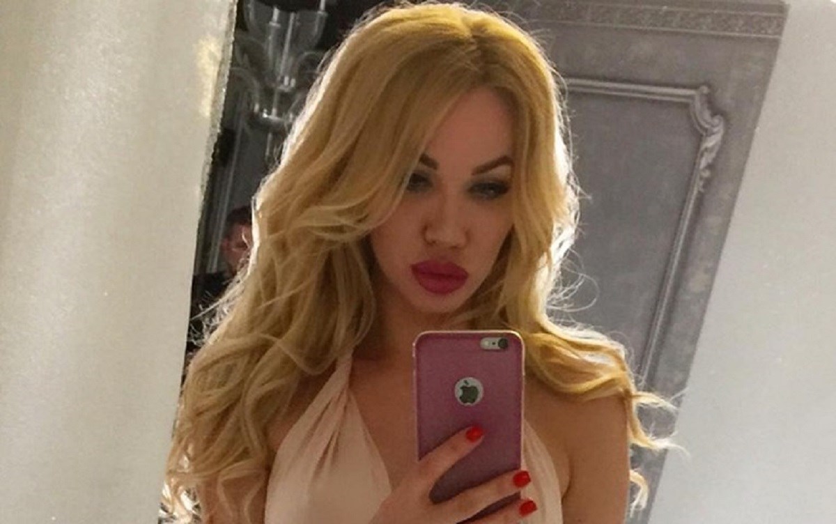 Ljudi su tek sad otkrili manekenku koja je tetovirala mačka - i bijesni su