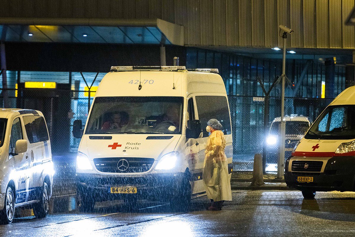Omikron prisilio svijet na nova ograničenja, globalni poziv na treću dozu cjepiva