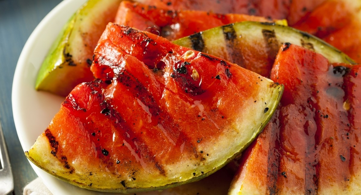 Jeste li znali da na roštilju možete peći i voće? Ovo je voće za to najbolje