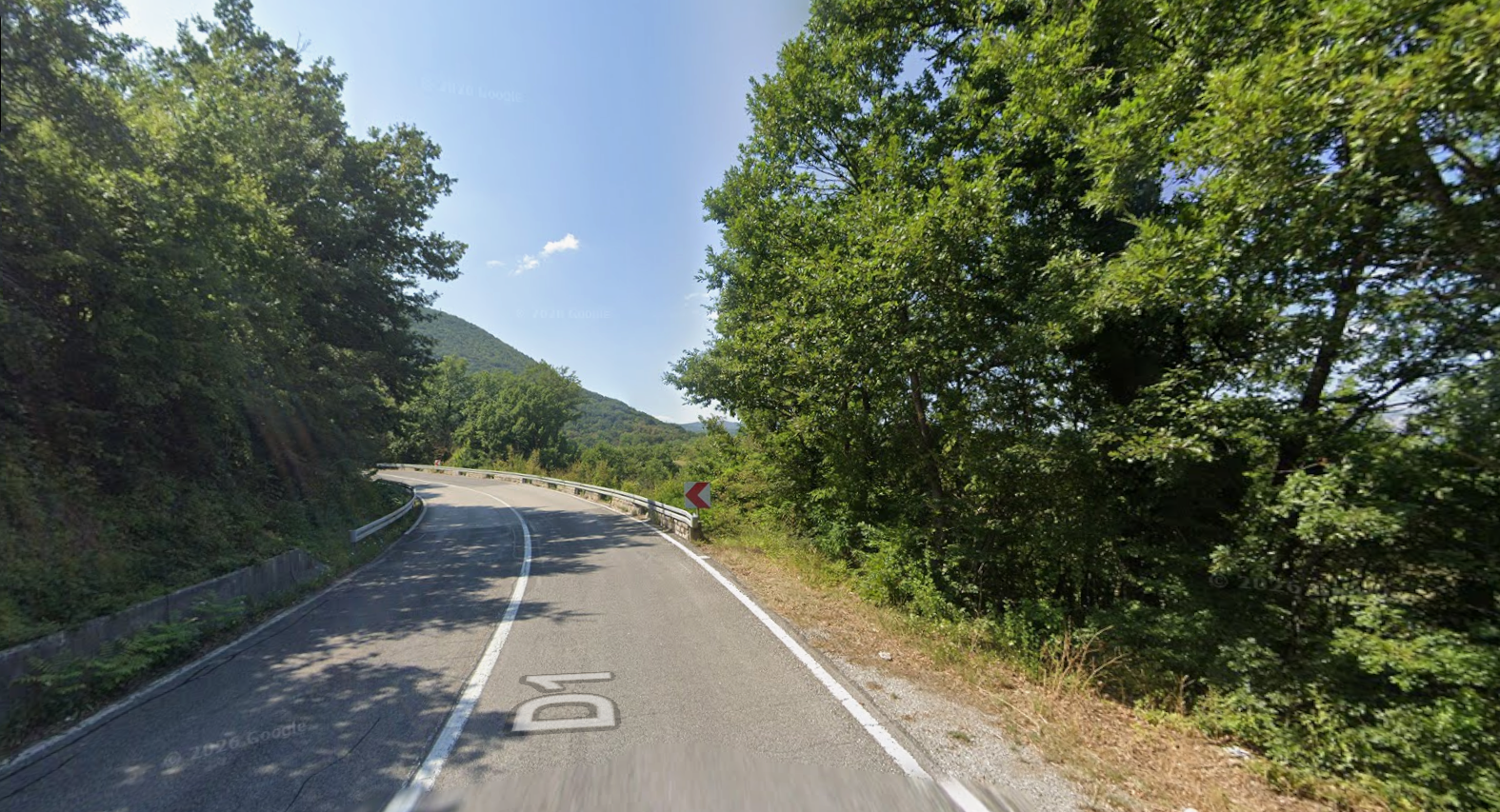 Auto sletio u provaliju u Zagori, dvoje mrtvih