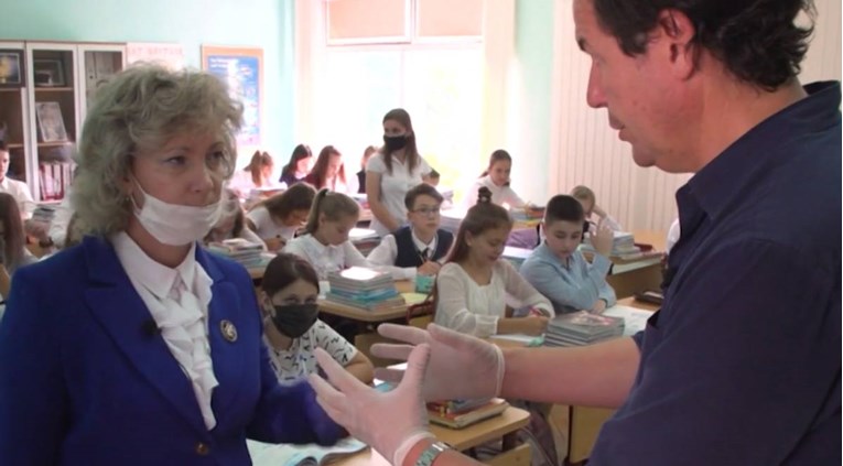 Neki ruski nastavnici odbijaju primiti cjepivo protiv korone, objasnili su zašto