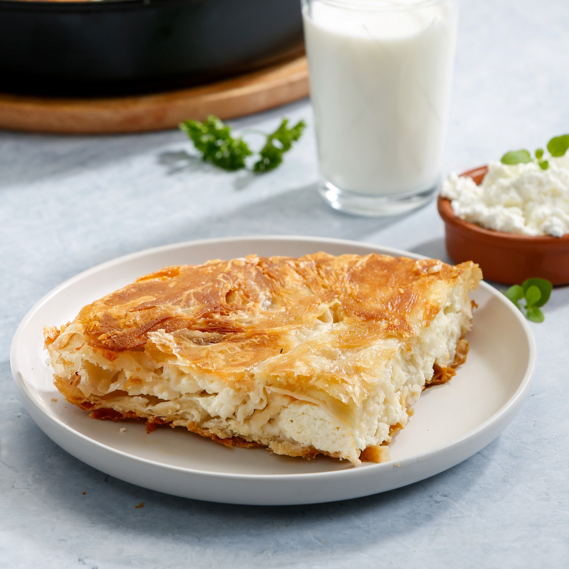 REALNO: Kako nastaje burek koji ima svoje mjesto u svakodnevici