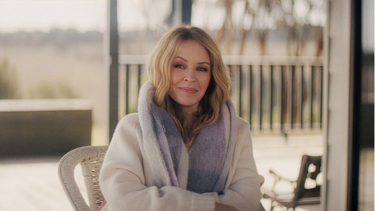 Kylie Minogue progovorila o vezi s Michaelom Hutchenceom u Netflixovom dokumentarcu