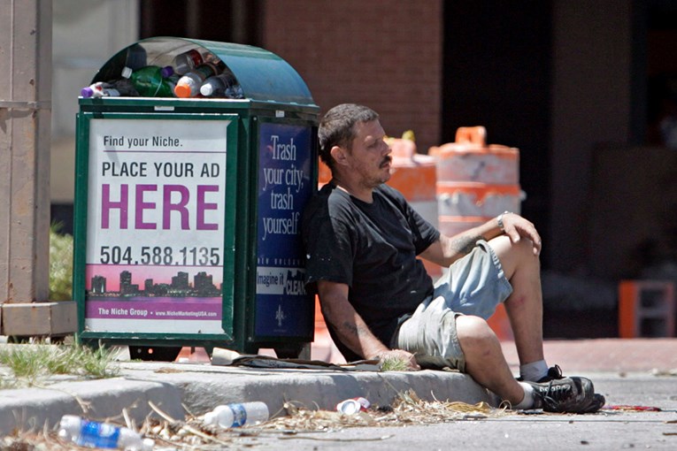 Sredovječni Amerikanci doživljavaju krah kakav je rijedak u EU