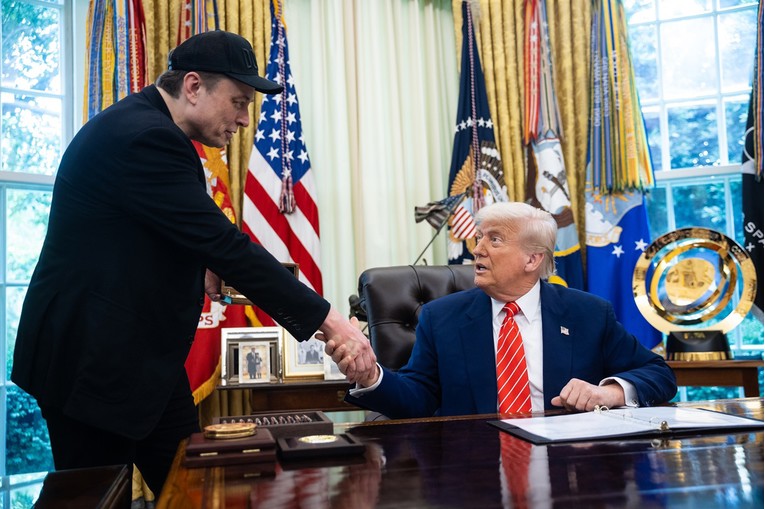 Pentagon sklopio ugovore sa sedam AI divova. Među njima SpaceX, Google i OpenAI