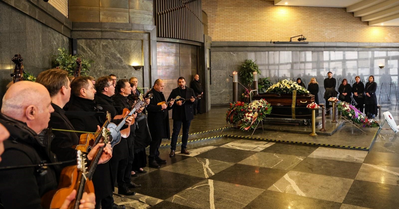 Posljednji ispraćaj Ćire Gašparca: Svirali tamburaši, Branko Uvodić održao govor