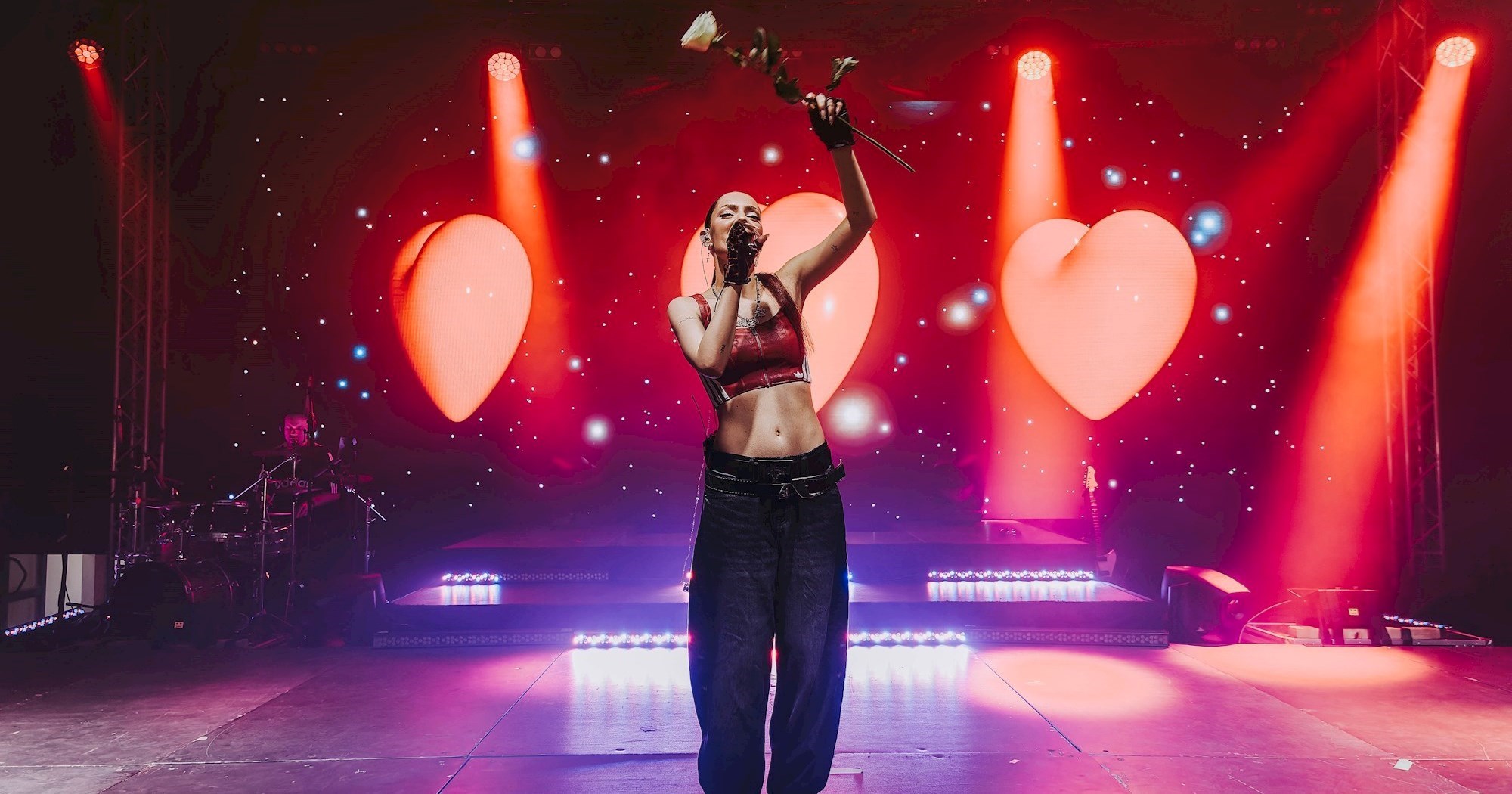 Miach održala svoj najveći solo koncert. Gosti bili Hiljson, Grše, Goca RIP...