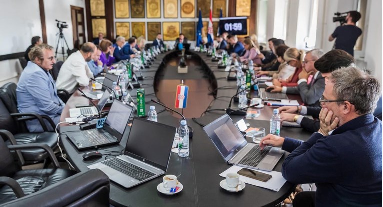 Splitska oporba: Kandidati za Savjet mladih u CV-u su sakrili da su u mladeži HDZ-a