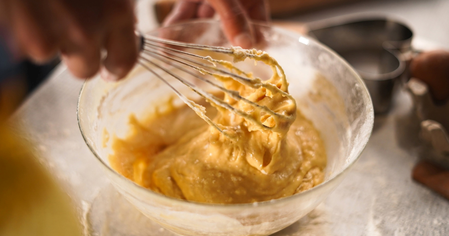 Što znači kada u receptu piše "ne miješajte smjesu previše" i zašto je to važno?