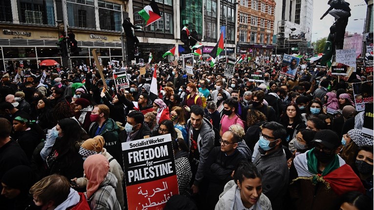 Tisuće Palestinaca i dalje prosvjeduju nakon smrti kritičara vlasti
