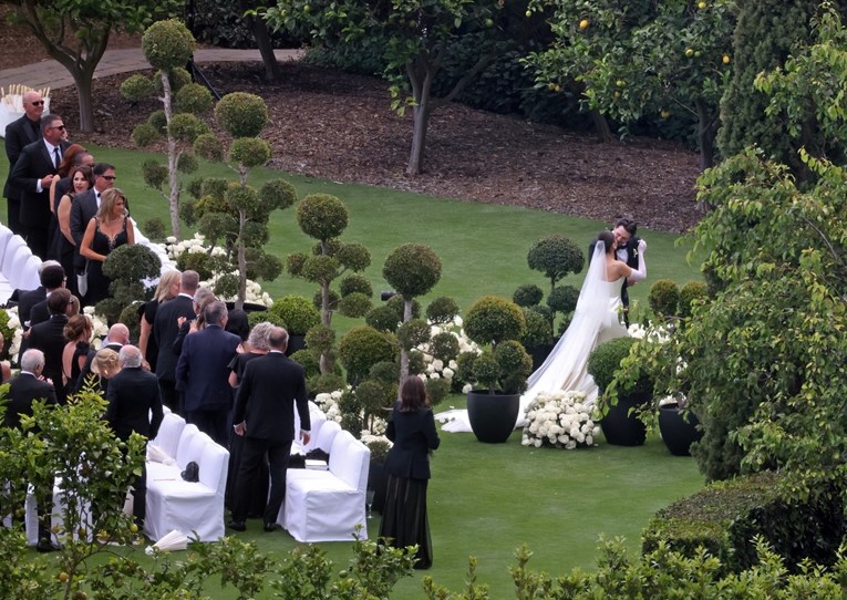 Udala se Hailee Steinfeld (28), procurile fotke s romantičnog vjenčanja 