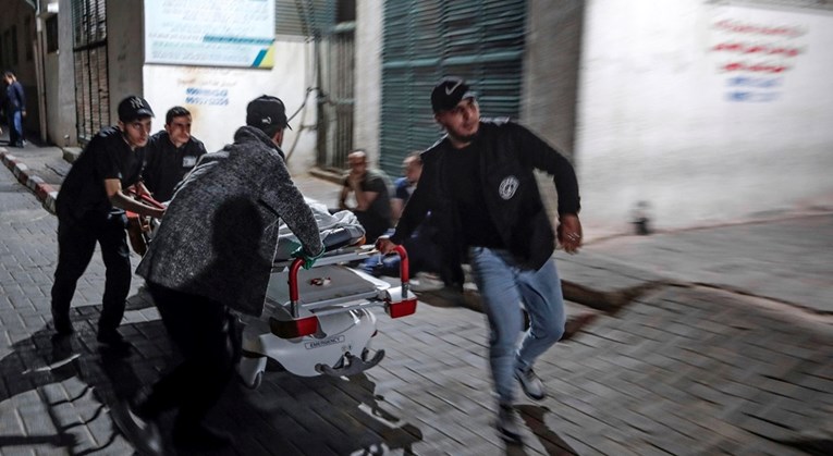 Palestina: U izraelskom zračnom napadu uništena zgrada bolničkog kompleksa Al Shifa