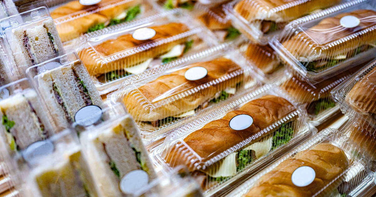 Snimka iz tvornice sendviča zgrozila kupce: "Nikad ih više neću jesti"