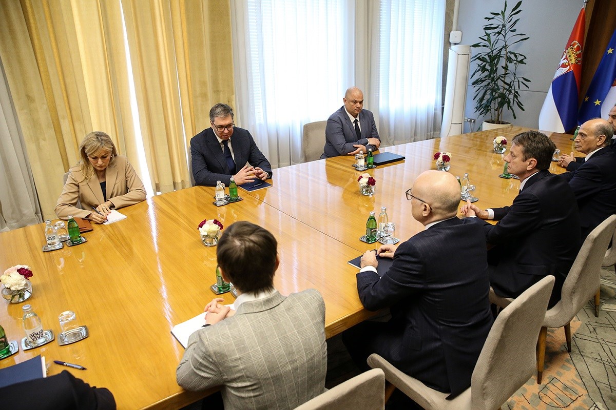 Sutra se zna tko će sastavljati novu vladu Srbije, Vučić bira između dvije osobe