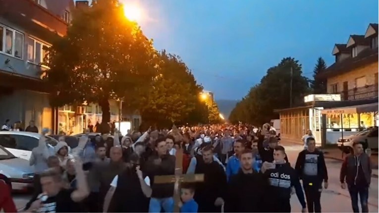 VIDEO Novi prosvjedi u Crnoj Gori zbog uhićenja vladike, skup i u Beogradu