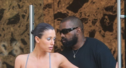 Žena Kanyea Westa ne staje s golišavim outfitima. Prošetala u nikad kraćoj suknji