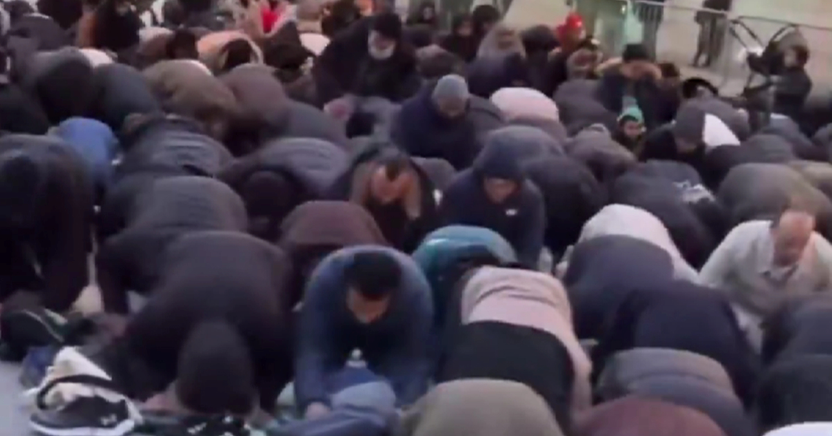 VIDEO Muslimani molili na Trafalgar Squareu u Londonu. Zastupnik: Čin dominacije