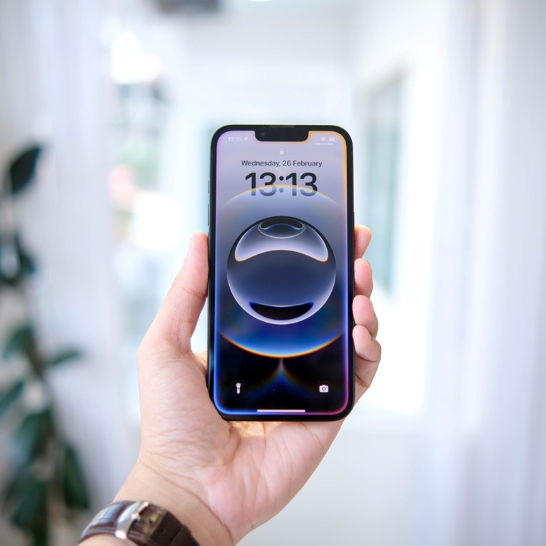 Je li Apple pogodio s iPhoneom 16e? Prodaja sugerira da jest