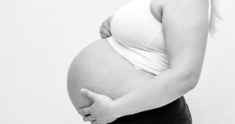 Problemi koje razumiju samo trudnice s velikim trbuhom