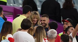 Vatreni nakon utakmice otrčali do obitelji, Livakovićeva žena nije skrivala osmijeh