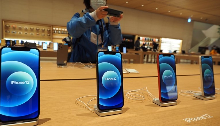Apple reagirao na odluku da će svi mobiteli u EU morati imati univerzalni punjač