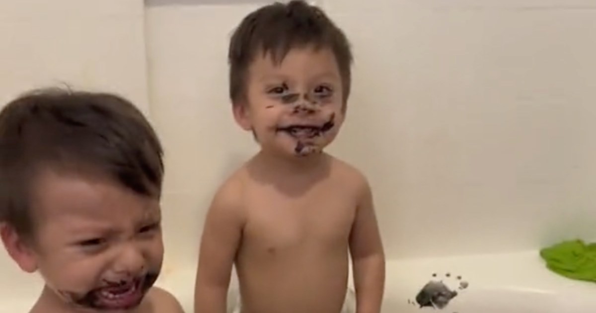 Mama ostavila blizance same par minuta, u sobi ju je dočekao kaos