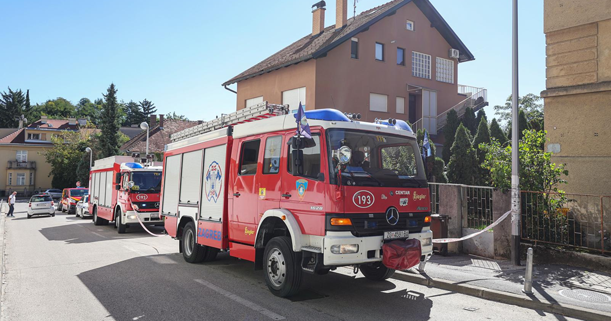 Vatrogasci u Zagrebu intervenirali dvaput u tri minute zbog djece zaključane u autima