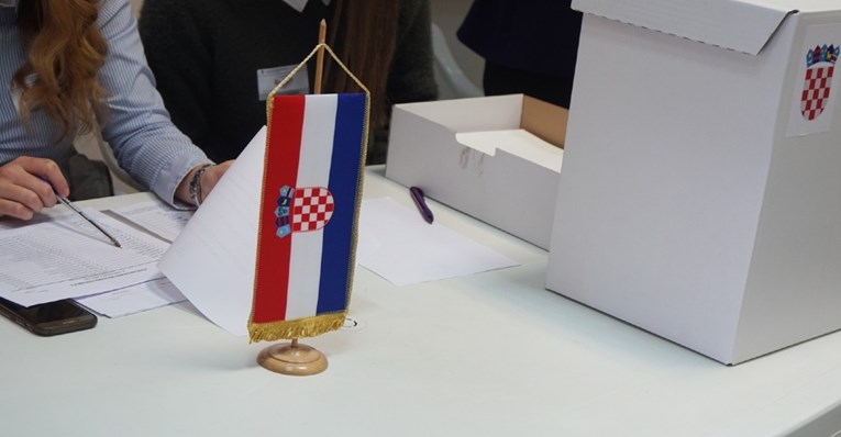 Veleposlanstvo u BiH pozvalo Hrvate u toj zemlji da se registriraju za izbore