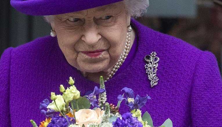 Britanska kraljica zbog koronavirusa odlazi iz Londona, boravit će u dvorcu Windsor