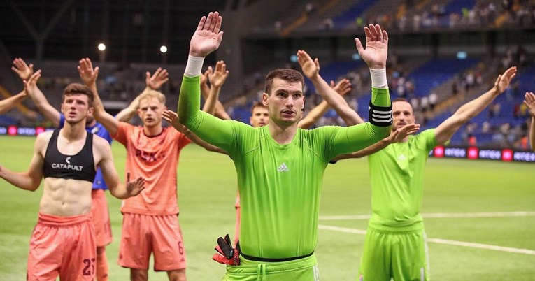 Pogledajte obrane kojima je Livaković zaludio navijače Fenerbahčea: "On je čudesan"