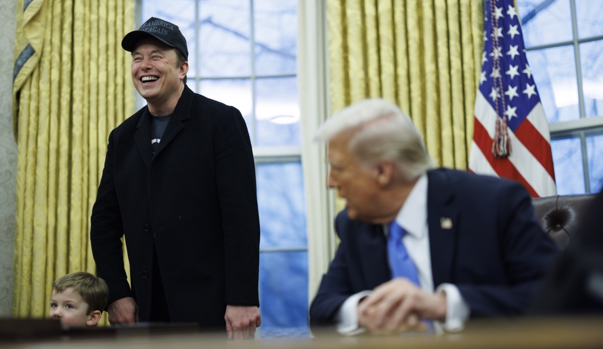 Trump: Kupit ću si novu Teslu