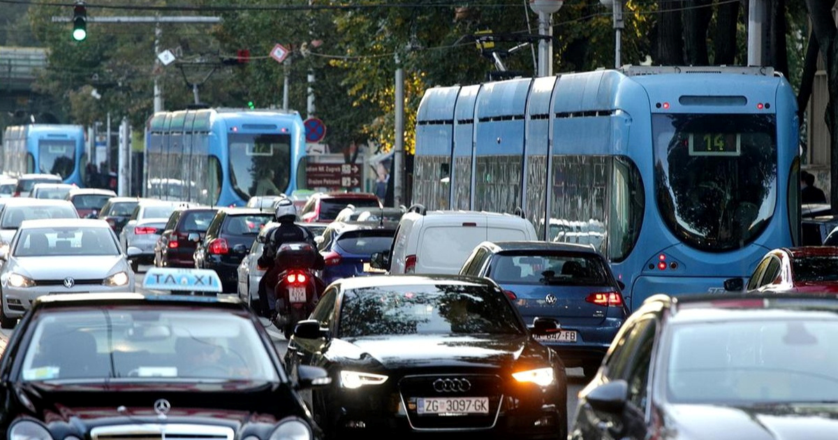 Kamion izazvao kolaps tramvajskog prometa u centru Zagreba