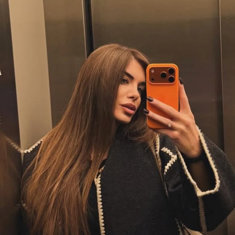 Iva Šarić Petković pozirala u teretani, pažnju ukrali trbušnjaci i sportski set