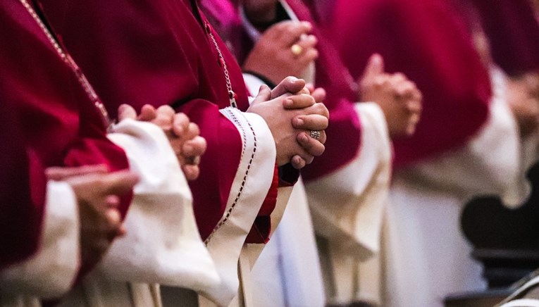 Katolički svećenici u Portugalu silovali tisuće djece. Crkva: Molimo žrtve za oprost