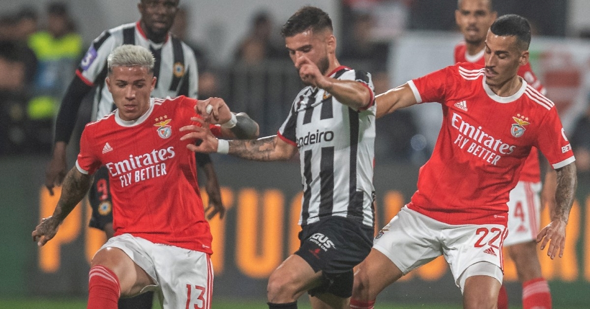 Ništa od najvećeg transfera Premier lige? Pogledajte poruku sjajnog veznjaka