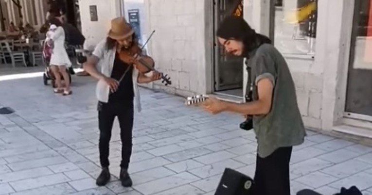 VIDEO Argentinci na ulicama Splita svirali Oliverovu pjesmu, Hrvati oduševljeni
